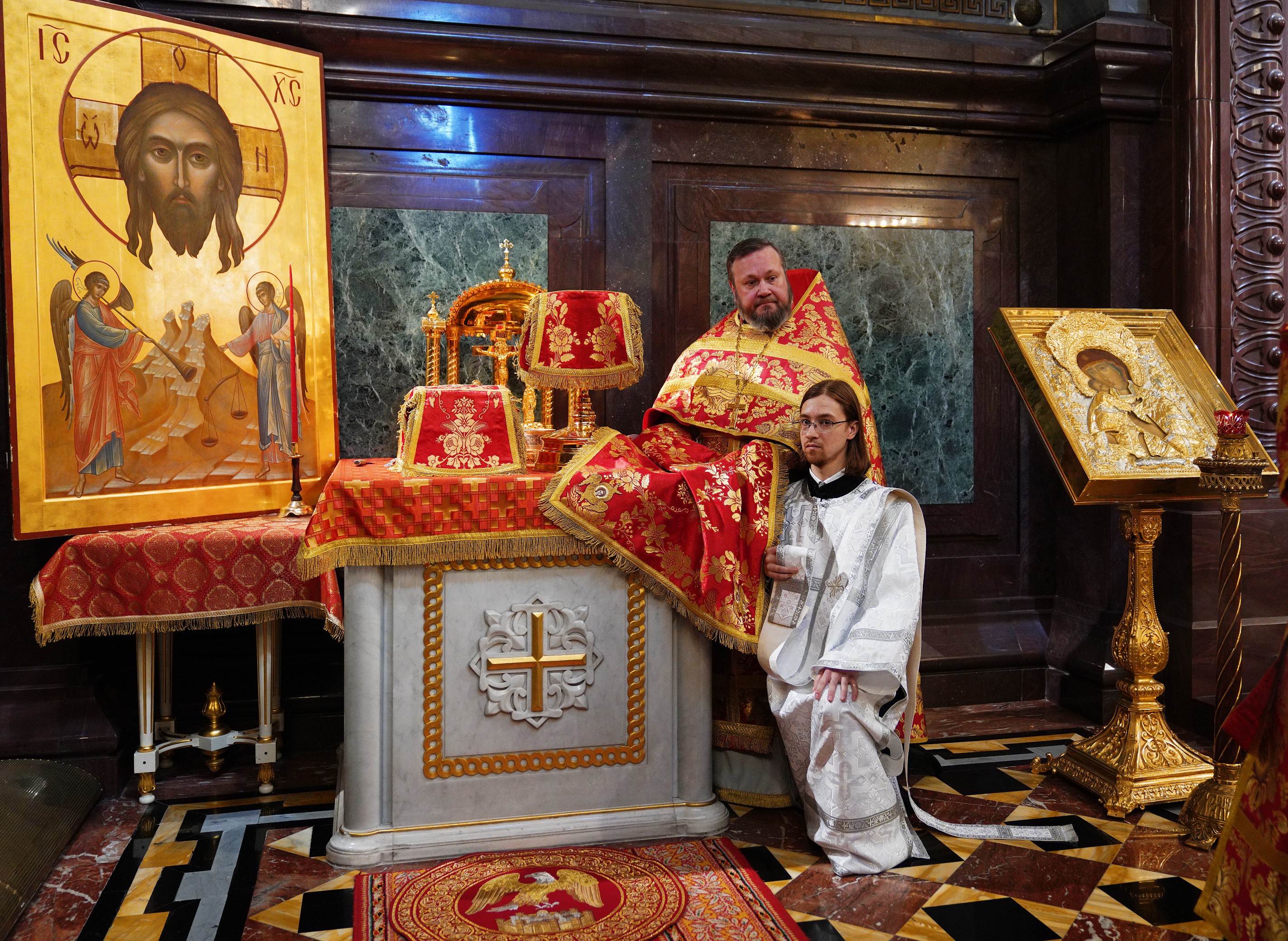 22 мая в Храме Христа Спасителя Святейший Патриарх Кирилл рукоположил диакона нашего храма Александра Сергеева в священники