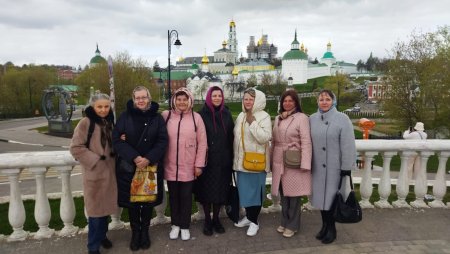 Учащиеся курсов церковной вышивки посетили Троице-Сергиеву лавру