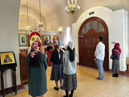 13 мая 2023 года, в субботу 4-й седмицы по Пасхе, в 09:00 состоялась Божественная Литургия на узбекском и киргизском языках